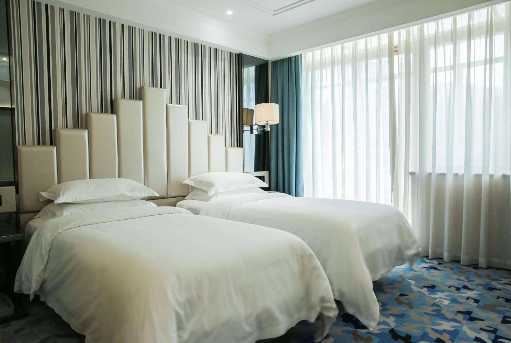 Ramada Shenzhen Baoan Hotel Ngoại thất bức ảnh